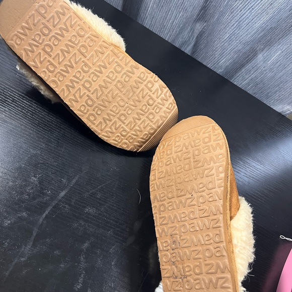 PAWZ Brown Shearling Mules - Picture 4 of 4